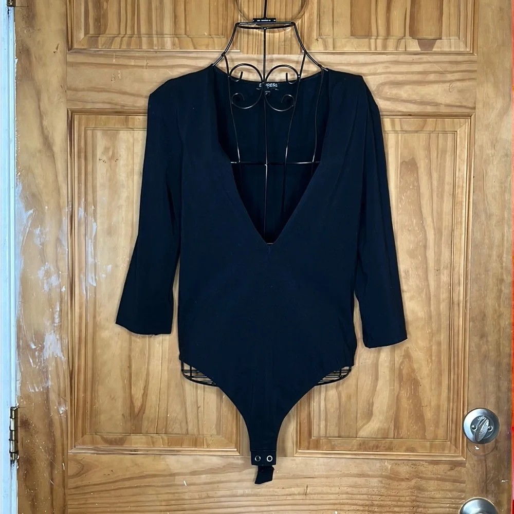 Deep V Bodysuit - Picture 2 of 6